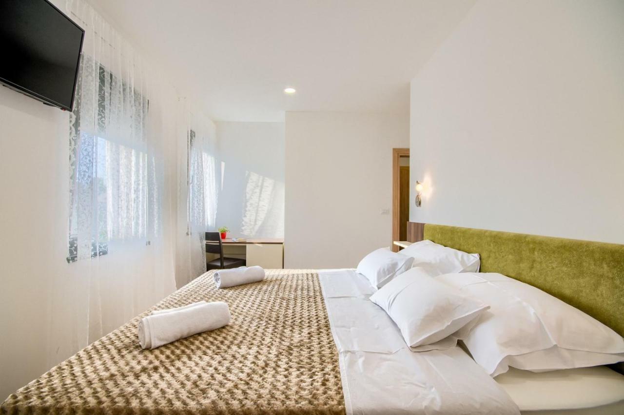 Rooms K&T Sea Side Luxury Pula Exterior foto